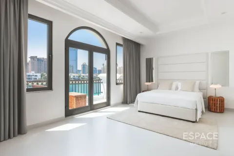 Villa in Palm Jumeirah, Dubai 5 bedrooms, 557 sq.m. № 122949 - photo 9