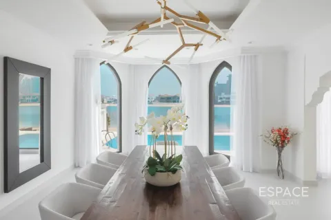 Villa in Palm Jumeirah, Dubai 5 bedrooms, 557 sq.m. № 122949 - photo 6