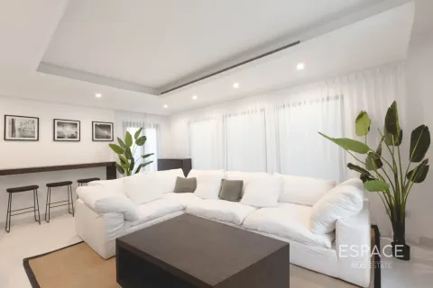 Villa in Palm Jumeirah, Dubai 5 bedrooms, 557 sq.m. № 122949 - photo 5