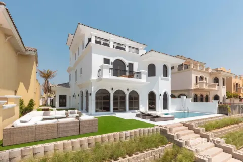 Villa in Palm Jumeirah, Dubai 5 bedrooms, 557 sq.m. № 122949