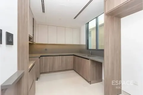 Villa in Tilal Al Ghaf, Dubai 4 bedrooms, 529 sq.m. № 122951 - photo 6
