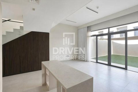 Townhouse in Mohammed Bin Rashid City, Dubai 3 bedrooms, 156.73 sq.m. № 136166 - photo 2