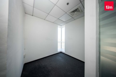 Office in Sheikh Zayed Road, Dubai 106.8 sq.m. № 85939 - photo 9