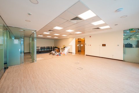 Bureau à Dubai, 591.2 m², № 69085 - photo 7