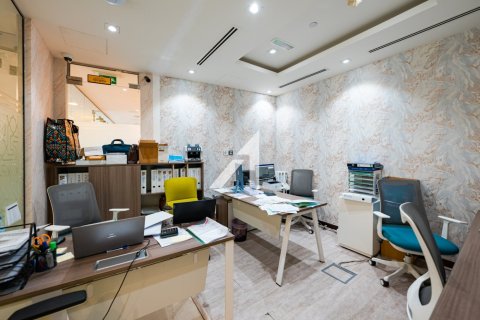 Bureau à Dubai, 591.2 m², № 69085 - photo 13