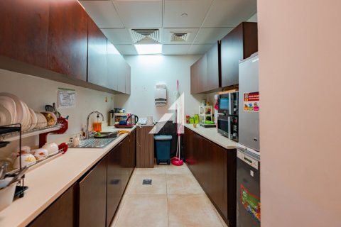 Bureau à Dubai, 591.2 m², № 69085 - photo 2