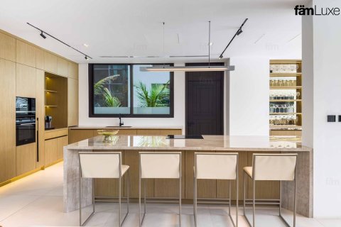 Villa à Dubai, 5 chambres, 802.9 m², № 69494 - photo 13