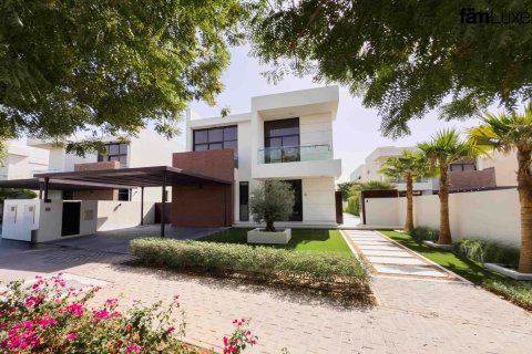 Villa à Dubai, 5 chambres, 802.9 m², № 69494 - photo 8