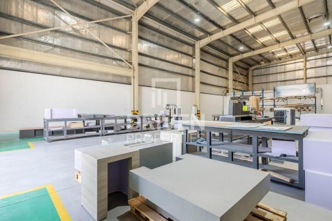 Warehouse in Jebel Ali, Dubai 2393.37 sq.m. № 130090