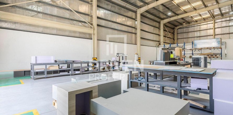 Warehouse in Jebel Ali, Dubai 2393.37 sq.m. № 130090