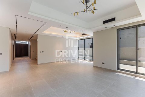 Villa in Al Furjan, Dubai 5 bedrooms, 599.97 sq.m. № 130083 - photo 29