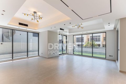 Villa in Al Furjan, Dubai 5 bedrooms, 599.97 sq.m. № 130083 - photo 30