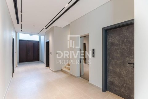 Villa in Al Furjan, Dubai 5 bedrooms, 599.97 sq.m. № 130083 - photo 12