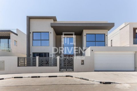 Villa in Al Furjan, Dubai 5 bedrooms, 599.97 sq.m. № 130083