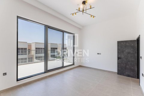 Villa in Al Furjan, Dubai 5 bedrooms, 599.97 sq.m. № 130083 - photo 11