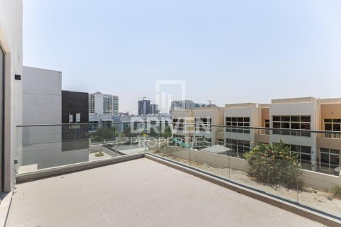 Villa in Al Furjan, Dubai 5 bedrooms, 599.97 sq.m. № 130083 - photo 7