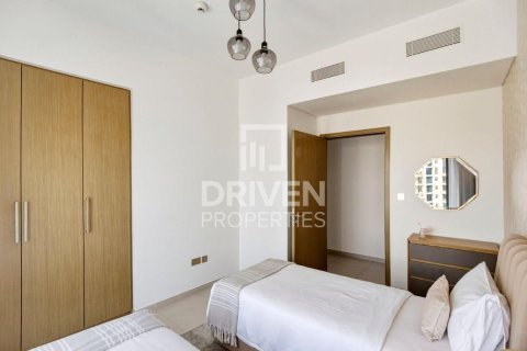 Apartamento en Burj Royale, Downtown Dubai (Downtown Burj Dubai), Dubai, 3 dormitorios, 122.35 m², № 130080 - foto 7