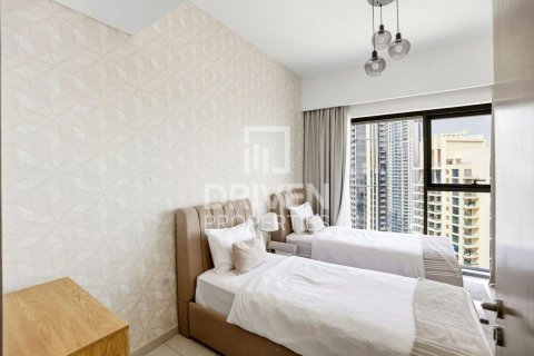 Apartamento en Burj Royale, Downtown Dubai (Downtown Burj Dubai), Dubai, 3 dormitorios, 122.35 m², № 130080 - foto 6