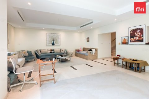 Villa in Al Furjan, Dubai 3 bedrooms, 224 sq.m. № 50107 - photo 2