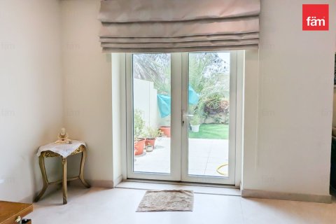 Villa in Al Furjan, Dubai 3 bedrooms, 224 sq.m. № 50107 - photo 3
