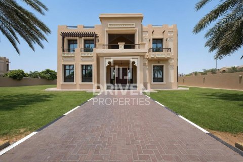 Villa in Al Khawaneej, Dubai 5 bedrooms, 557.42 sq.m. № 129622