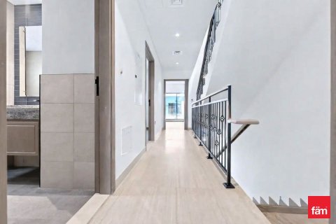 Adosado en Dubai, 5 dormitorios, 298.8 m², № 89447 - foto 7