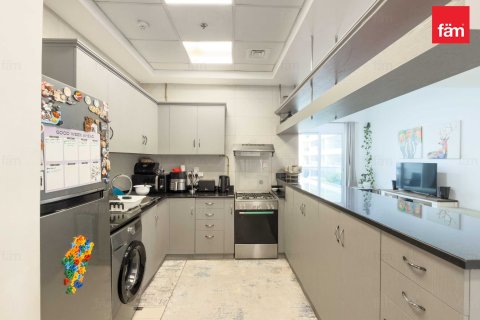 Снять в аренду квартиру в Дубае: 2 спальни, 124.3м², № 89446 - фото 9