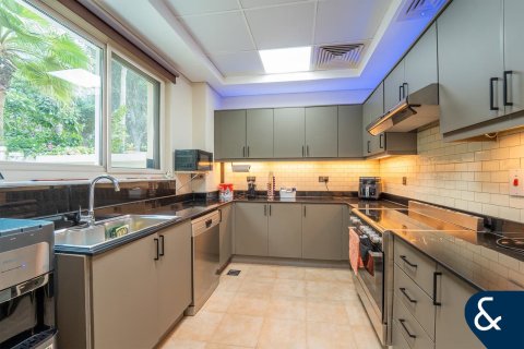 Townhouse in Victory Heights, Dubai Sports City, Dubai 4 bedrooms, 247 sq.m. № 98622 - photo 4