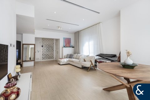 Villa in Arabian Ranches, Dubai 4 bedrooms, 226 sq.m. № 98623 - photo 3