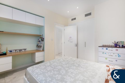 Villa in Arabian Ranches, Dubai 4 bedrooms, 226 sq.m. № 98623 - photo 11