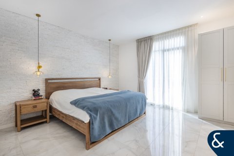 Villa in Arabian Ranches, Dubai 4 bedrooms, 226 sq.m. № 98623 - photo 7