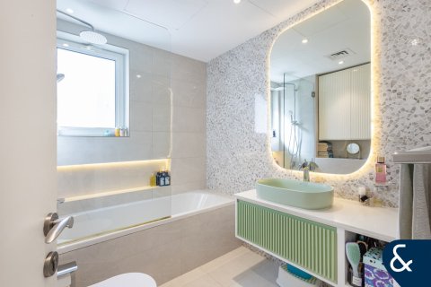 Villa in Arabian Ranches, Dubai 4 bedrooms, 226 sq.m. № 98623 - photo 12