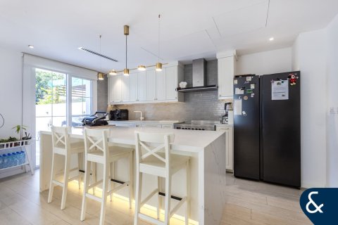 Villa in Arabian Ranches, Dubai 4 bedrooms, 226 sq.m. № 98623 - photo 4