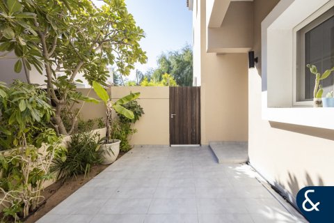 Villa in Arabian Ranches, Dubai 4 bedrooms, 226 sq.m. № 98623 - photo 21