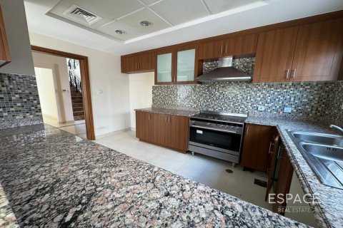 Купить таунхаус в Rahat, Мудон, Дубай: 3 спальни, 352м², № 61551 - фото 7