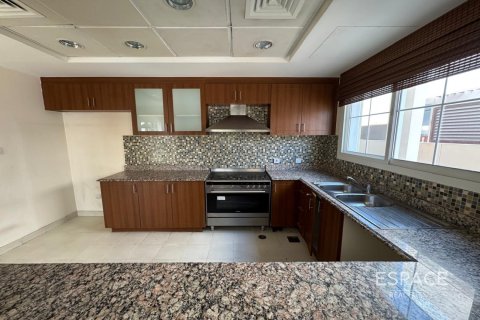 Купить таунхаус в Rahat, Мудон, Дубай: 3 спальни, 352м², № 61551 - фото 13