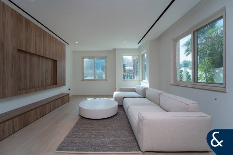 Villa in Victory Heights, Dubai Sports City, Dubai 5 bedrooms, 446 sq.m. № 88395 - photo 6