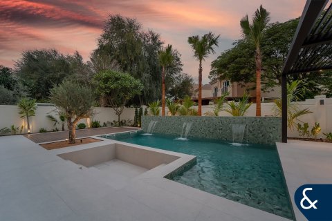 Villa in Victory Heights, Dubai Sports City, Dubai 5 bedrooms, 446 sq.m. № 88395 - photo 23