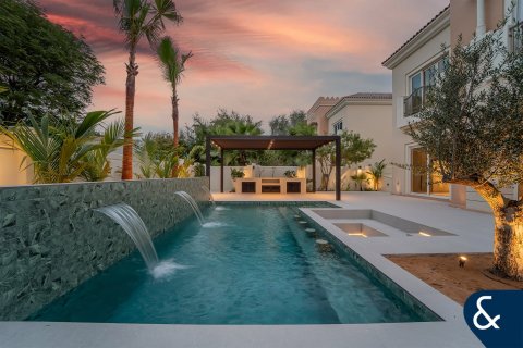 Villa in Victory Heights, Dubai Sports City, Dubai 5 bedrooms, 446 sq.m. № 88395 - photo 22