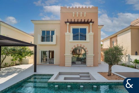 Villa in Victory Heights, Dubai Sports City, Dubai 5 bedrooms, 446 sq.m. № 88395 - photo 19