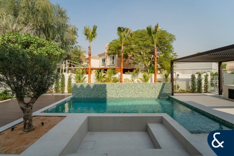Villa in Victory Heights, Dubai Sports City, Dubai 5 bedrooms, 446 sq.m. № 88395 - photo 17