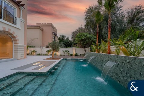 Villa in Victory Heights, Dubai Sports City, Dubai 5 bedrooms, 446 sq.m. № 88395 - photo 24