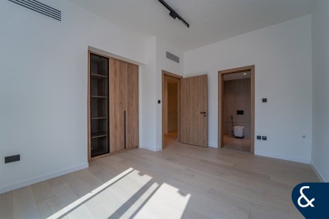 Villa in Victory Heights, Dubai Sports City, Dubai 5 bedrooms, 446 sq.m. № 88395 - photo 13
