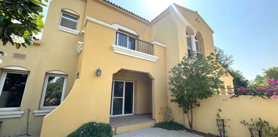 Townhouse in Dubai 2 bedrooms, 207.6 sq.m. № 71684