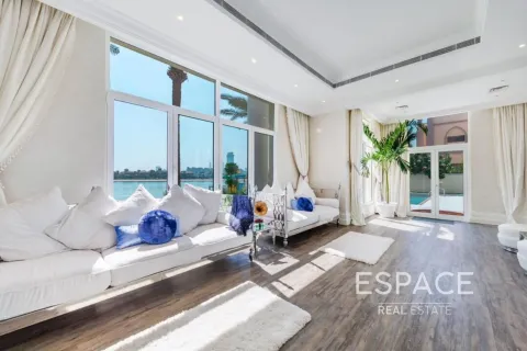 Villa in Palm Jumeirah, Dubai 5 bedrooms, 650 sq.m. № 122989 - photo 9