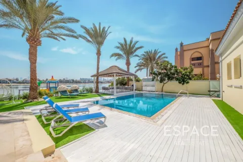 Villa in Palm Jumeirah, Dubai 5 bedrooms, 650 sq.m. № 122989 - photo 17
