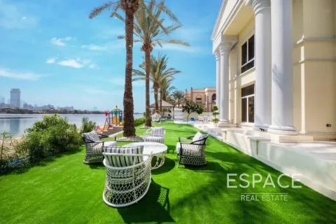 Villa in Palm Jumeirah, Dubai 5 bedrooms, 650 sq.m. № 122989 - photo 20