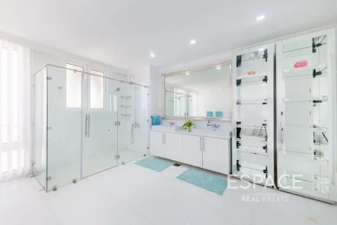 Villa in Palm Jumeirah, Dubai 5 bedrooms, 650 sq.m. № 122989 - photo 13
