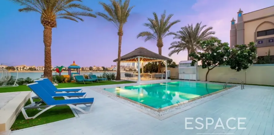 Villa in Palm Jumeirah, Dubai 5 bedrooms, 650 sq.m. № 122989