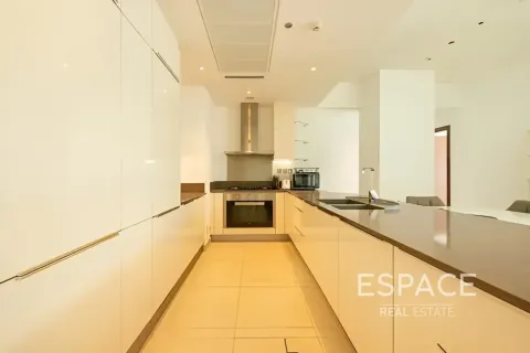 Apartment in Dubai Marina, Dubai 3 bedrooms, 162 sq.m. № 122990 - photo 4